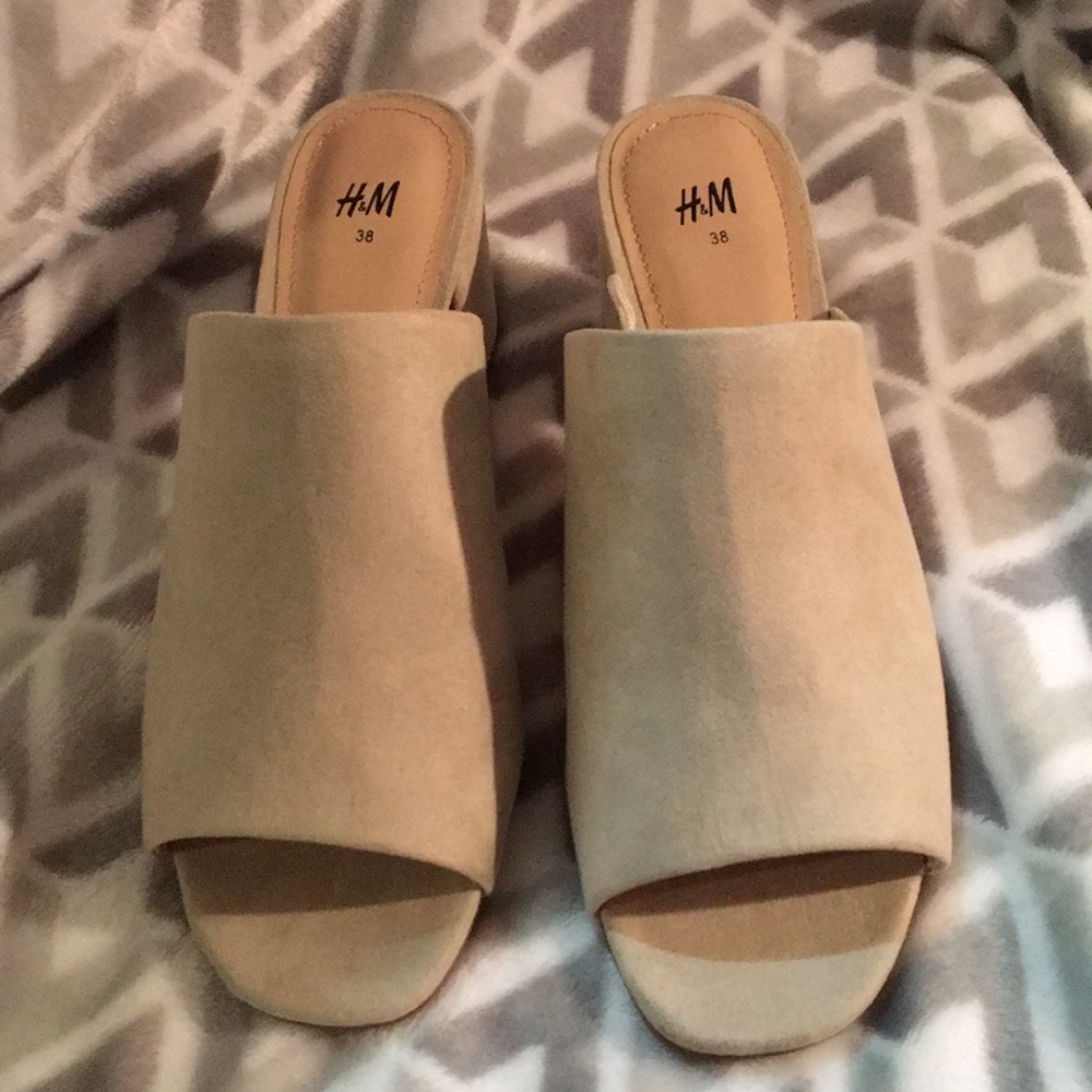 H&M mules with a block heel in taupe